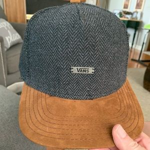 VANS hat. Looks new. Still has cardboard support.